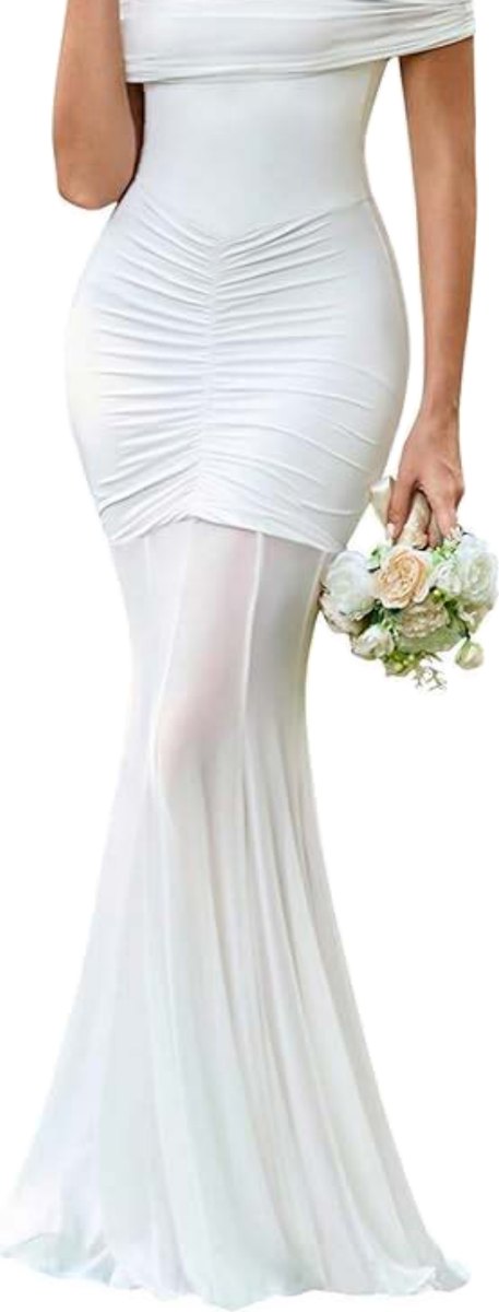 Fitting record: white fitted bridal gown with bouquet